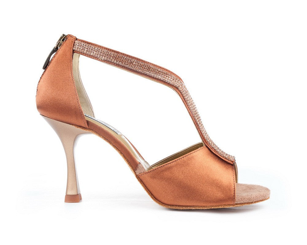 Die bronzefarbenen Satin-Heels PD806 PRO von Portdance verfügen über Knöchelriemen, ein silbernes Glitzerband und ein offenes Zehendesign.